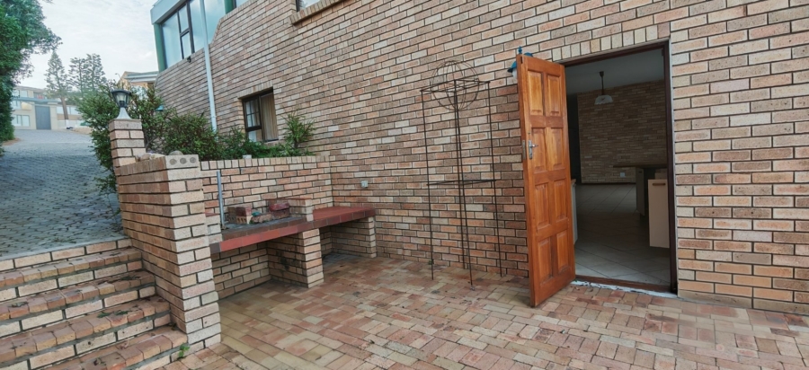 5 Bedroom Property for Sale in Dana Bay Western Cape